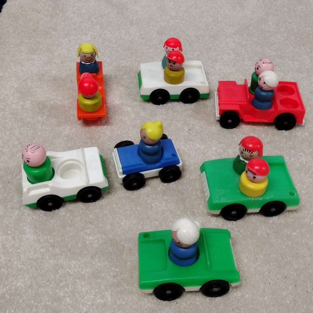 Fisher-Price Colorful Toy Car Set with Figures - Picture 2 of 6